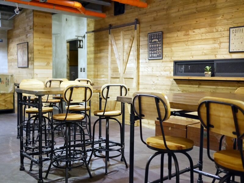 驚嘆號咖啡-新北三重區工業風咖啡廳，不限時、有插座、有WIFI