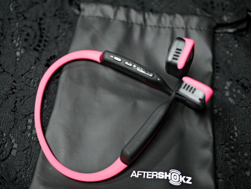 AfterShokz Trekz Titanium Mini AS600 骨傳導藍牙運動耳機，讓運動和坐車時都能享受好音樂