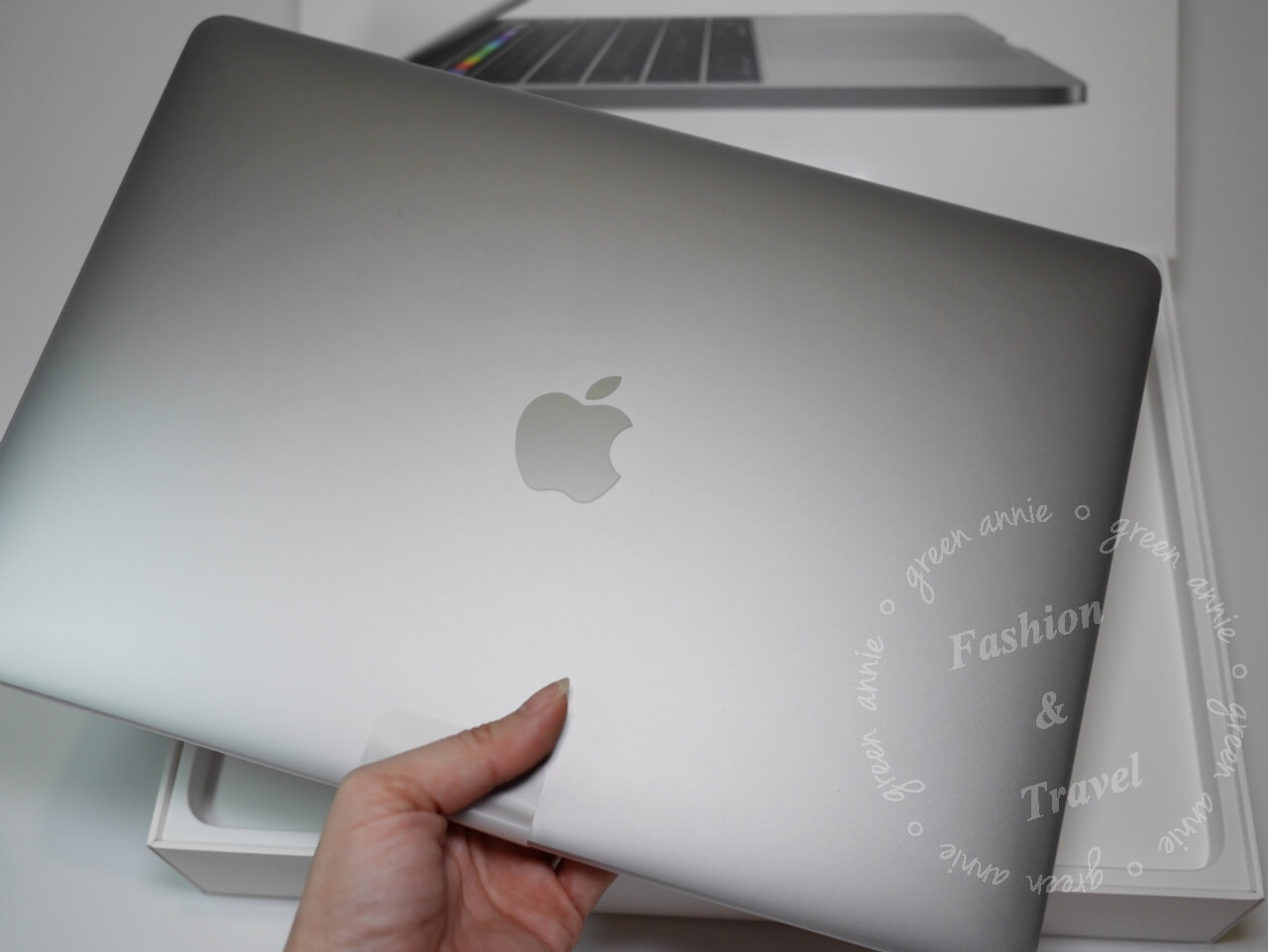 特規版MacBook Pro太空灰 13吋有Touch Bar 和 Touch ID 開箱