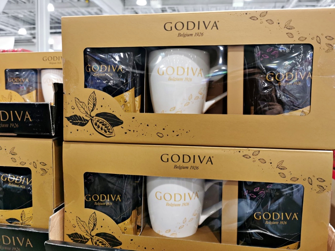 在7-11也能喝到「GODIVA熱巧克力」！買再送「迷你GODIVA造型杯塞」(文末告訴你那裡買GODIVA巧克力粉)