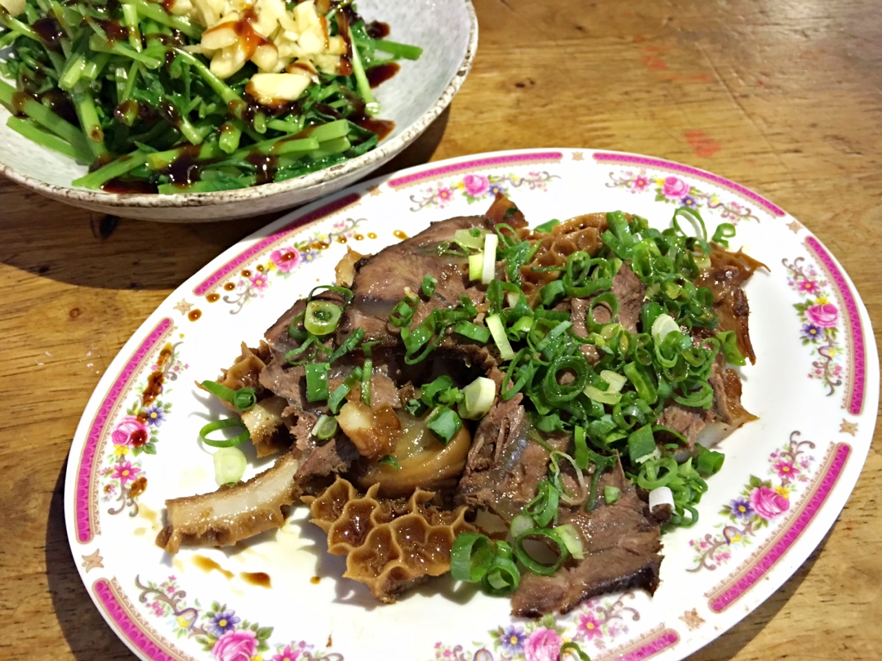 三重美食,龍門路的正義台灣牛肉，晚餐和宵夜的好選擇，吃的到全牛料理(附菜單)