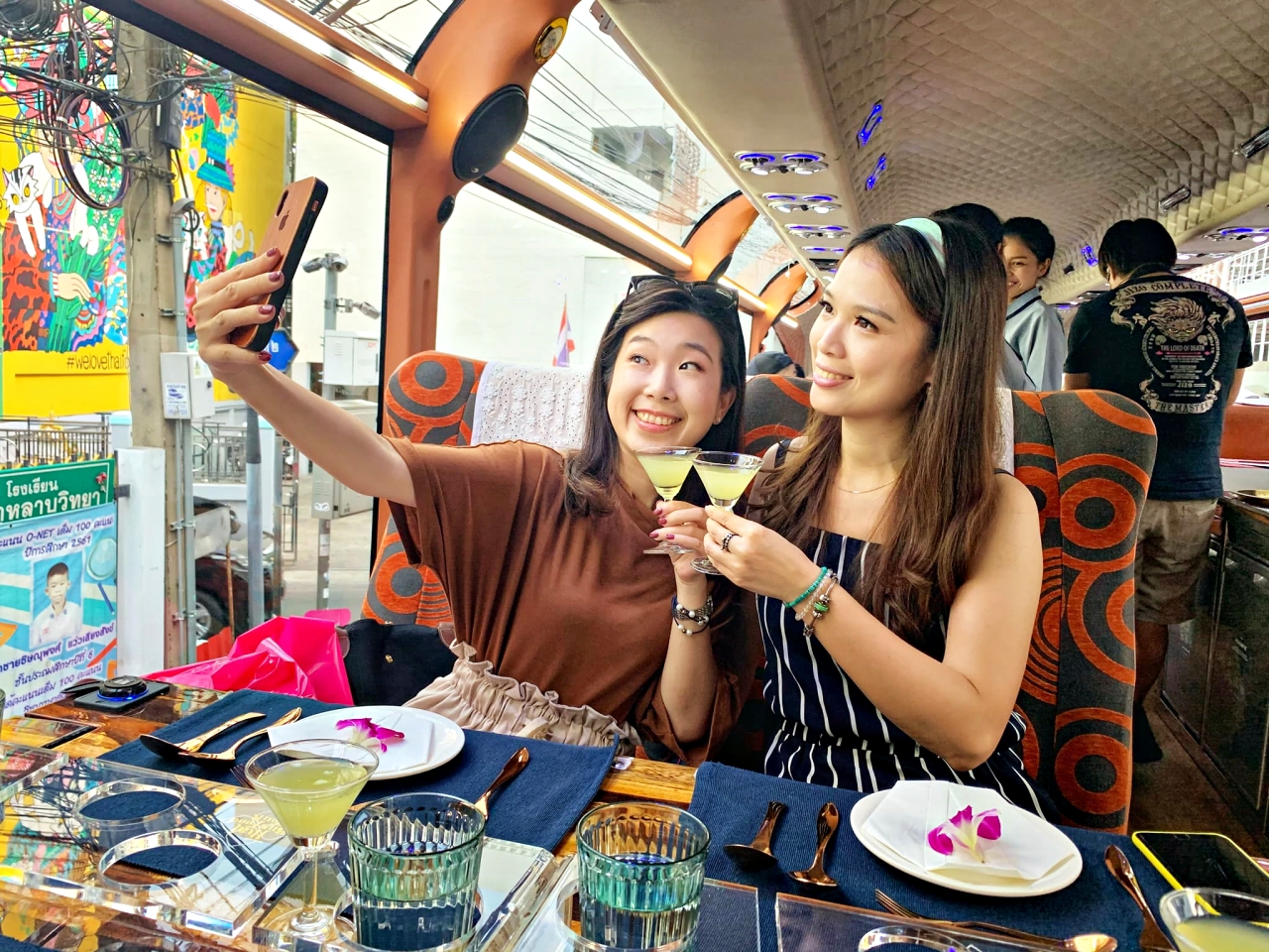 曼谷新玩法：曼谷美食巴士Thai Bus Food Tour，坐豪華雙層巴士邊吃美食遊景點(附影片)