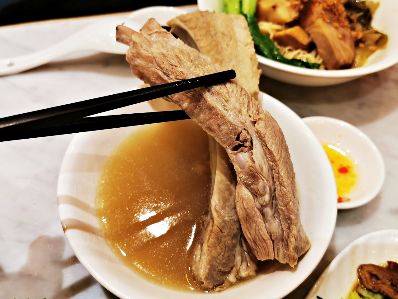 遠東A13美食：新加坡松發肉骨茶，連4年榮獲米其林必比登-捷運市府站或101站