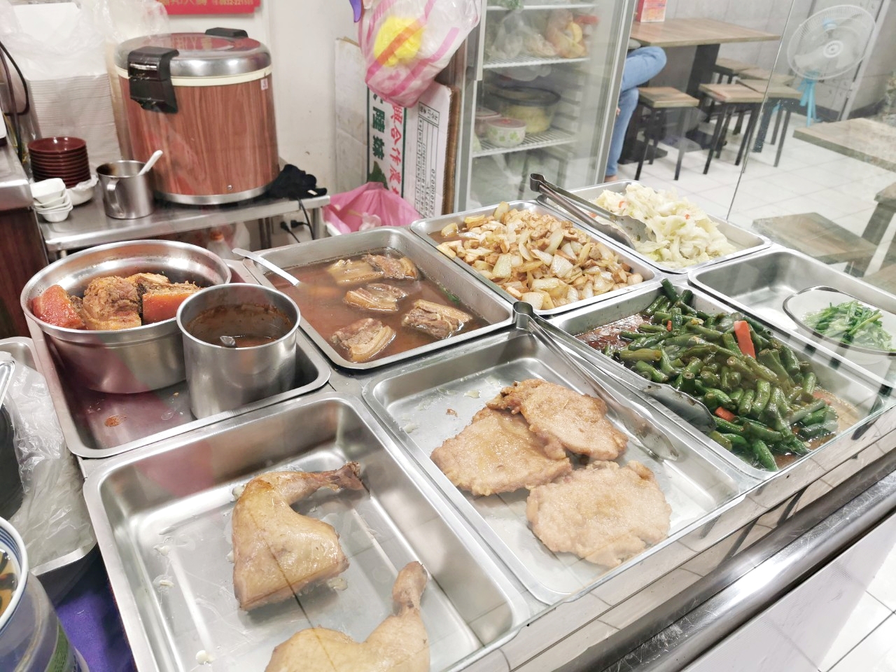 大直美食：越南美食裡也有賣台式排骨飯、雞腿飯和焢肉飯(附菜單)