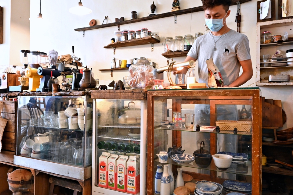 板橋咖啡廳：Merci vielle隱身在黃石市場巷弄內的特色老屋咖啡廳-捷運府中站
