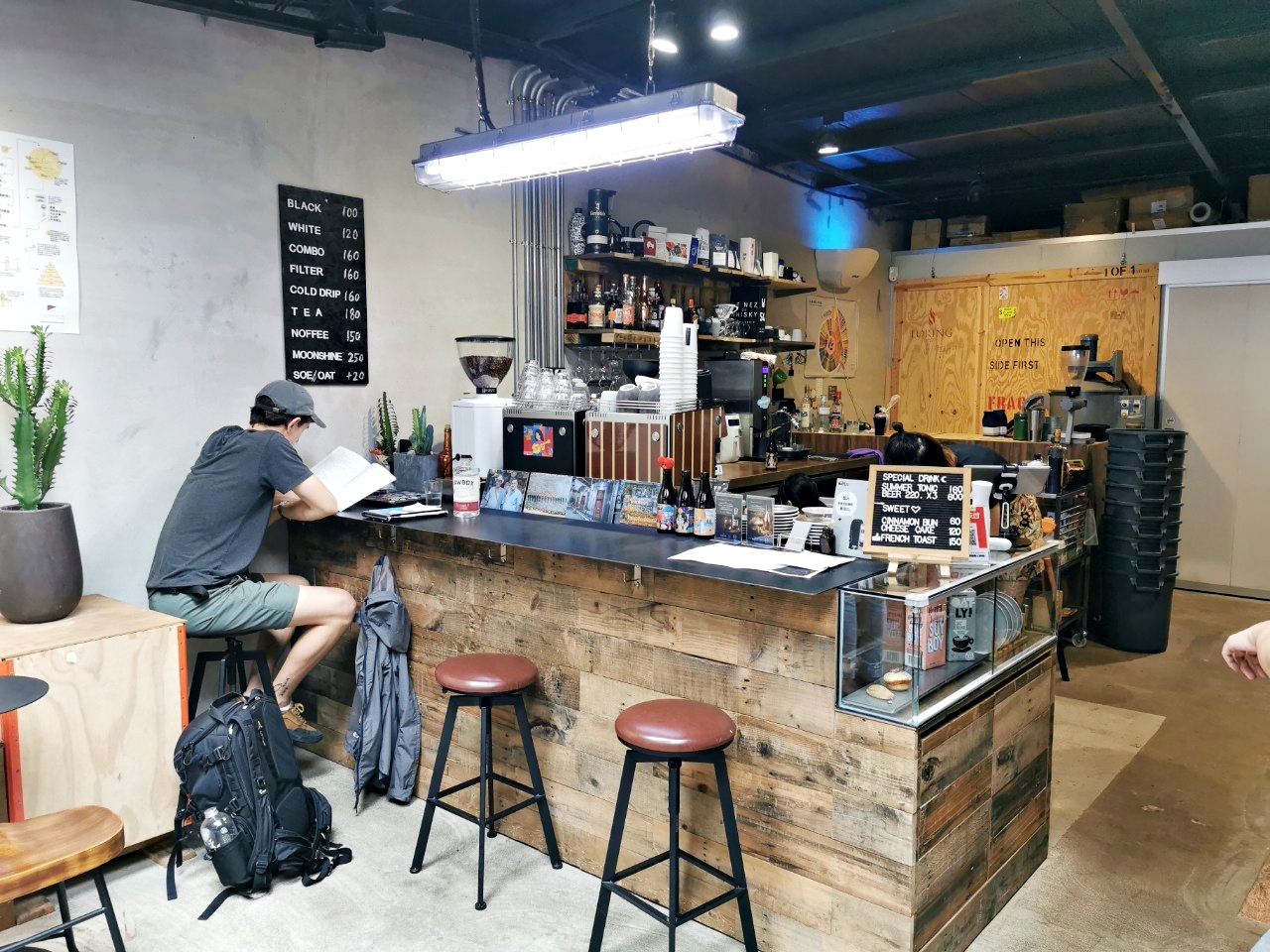 大安區咖啡廳：Moonshine Coffee Atelier私釀咖啡商行，手沖咖啡、義式咖啡好喝(已搬家至A11)