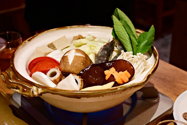 台北美食：攤吃TANCHI室內屋台設計，串燒、鍋物和滷物三攤一次吃的到