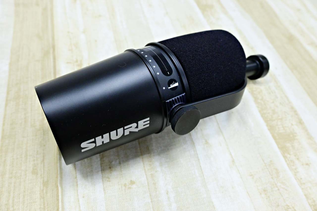 【開箱】SHURE MV7 XLR/USB人聲專用動圈式麥克風 Podcast