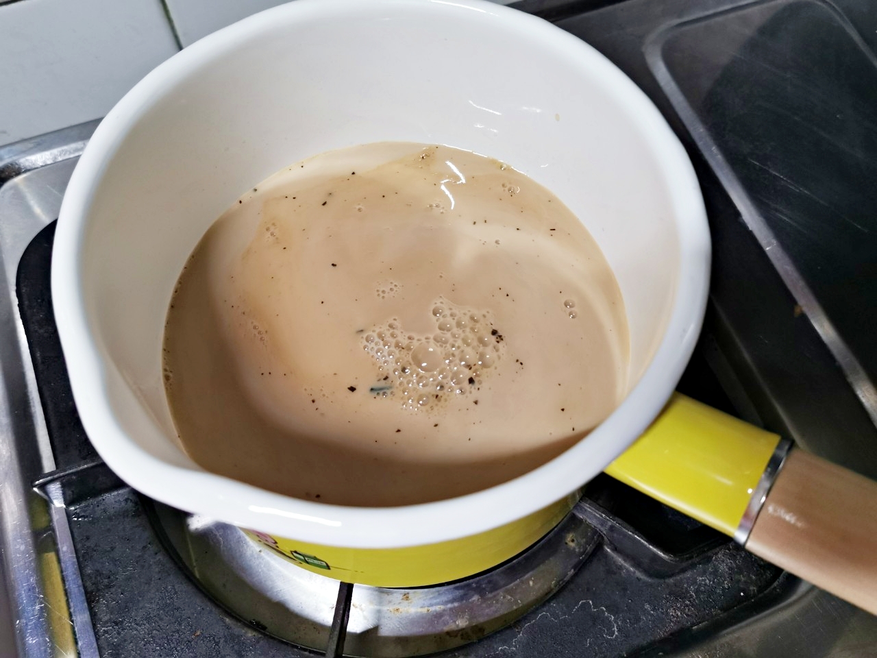 在家也能輕鬆煮出濃郁的鍋煮奶茶