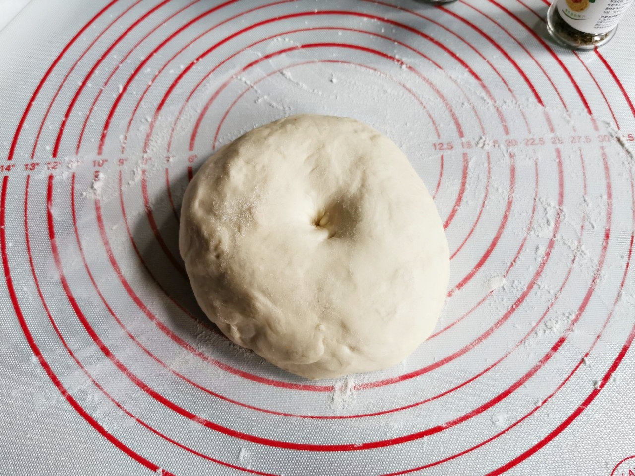 【烘焙日記】佛卡夏食譜及作法，初學者也能成功的麵包