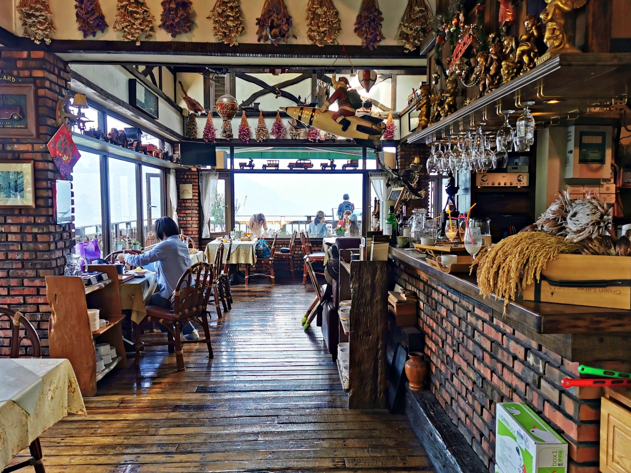 清境咖啡廳：到來福居玻璃屋景觀咖啡廳，吃個下午茶欣賞好風景