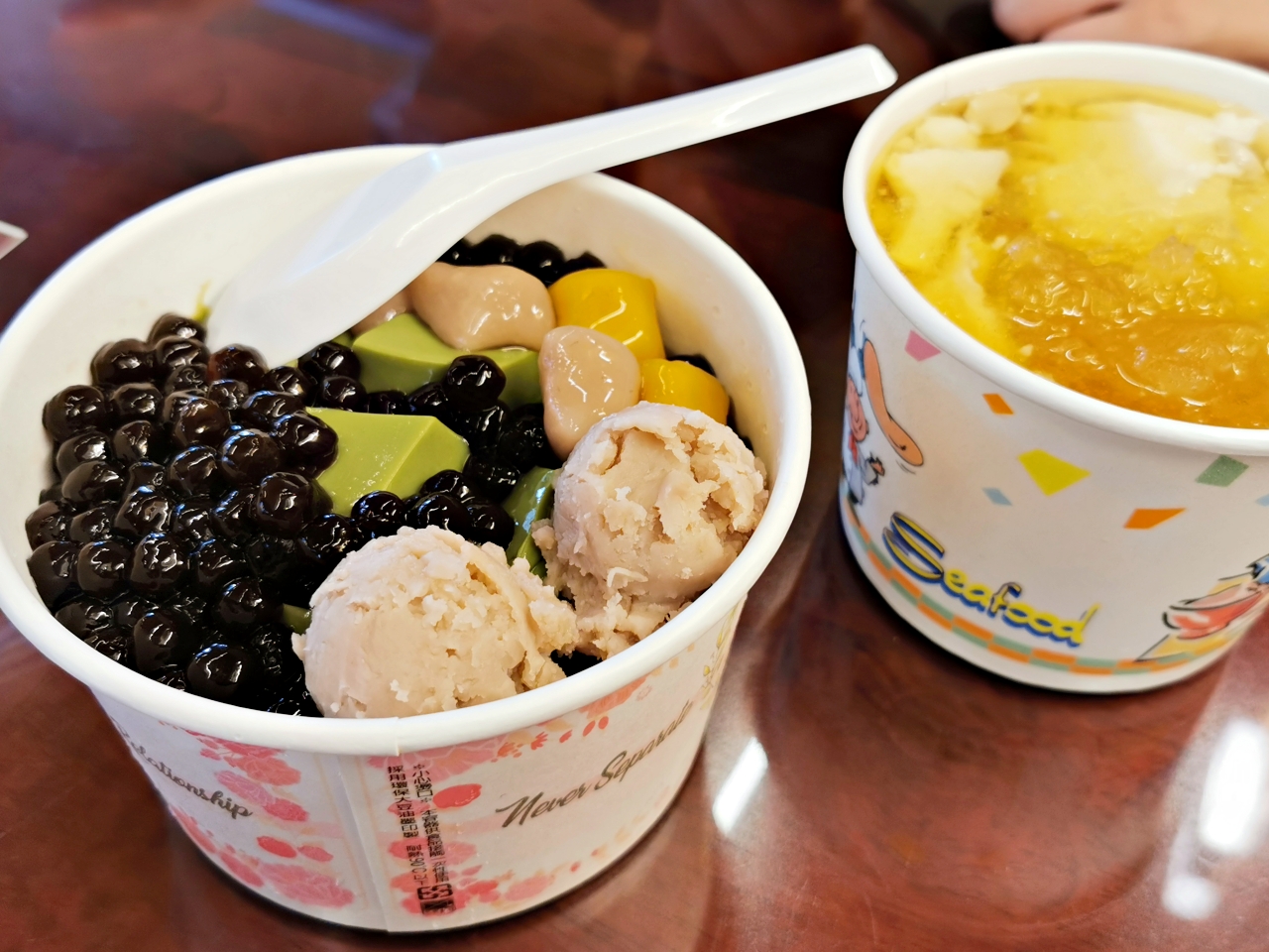 彰化冰店：豆腐先生冰品店，有賣豆花、挫冰和仙草茶