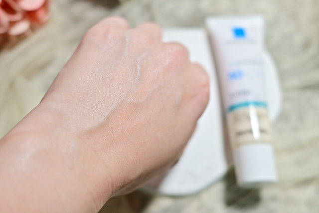 防曬推薦：理膚寶水全護極致抗油光防曬亮白乳，用起來清爽不黏膩，有效阻擋UVA保護肌膚