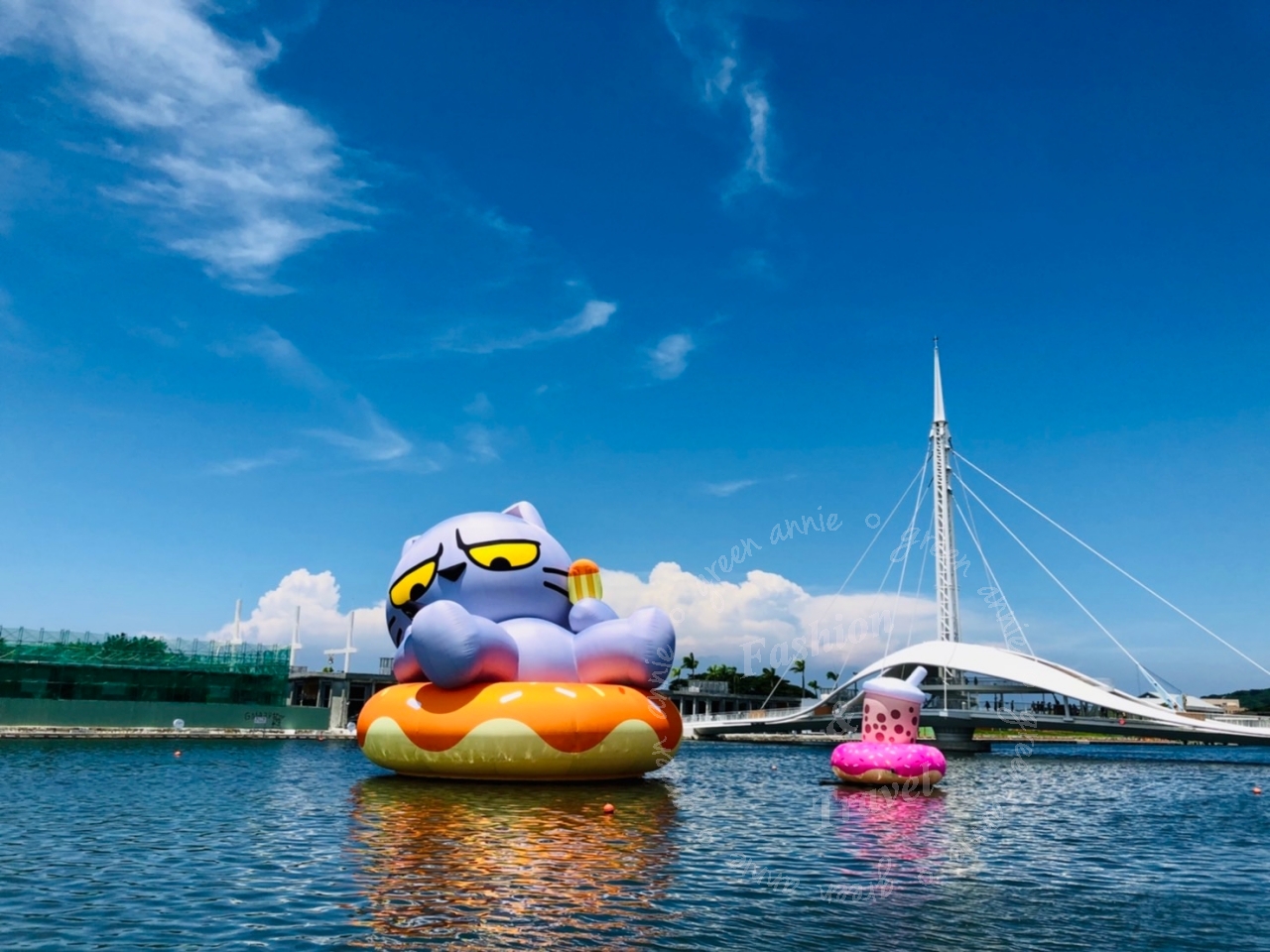 2022臺灣文博會在高雄，聊癒飄飄河在愛河灣登場，6位Line貼圖明星，讓愛河灣成為拍照打卡新景點