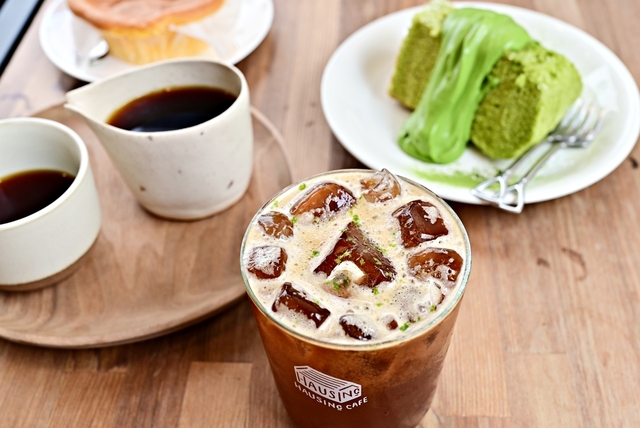 台中北區咖啡廳：HAUSINC CAFE，入選台灣最棒25間咖啡廳，手沖咖啡好喝大推小山圓抹茶戚風