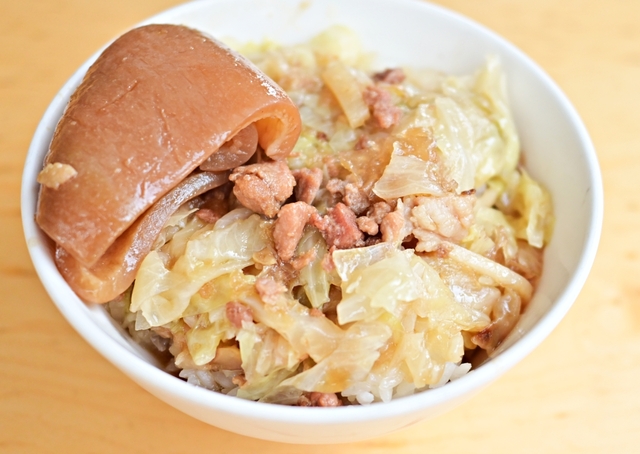 北斗美食：奠安宮前的阿美香菇高麗菜飯，簡單的美好滋味
