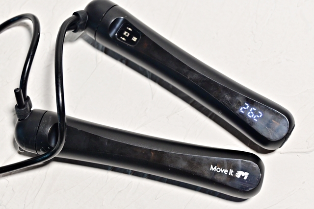 思維寶藍SHOKZ S661骨傳導藍牙運動耳機，配上Move It Pulse 智能心率跳繩