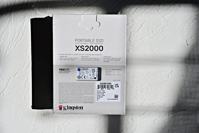 金士頓 Kingston XS2000 1TB 行動固態硬碟，尺寸超小超輕巧，適合喜歡拍照的朋友，出國出遊一定要備份照片朋友