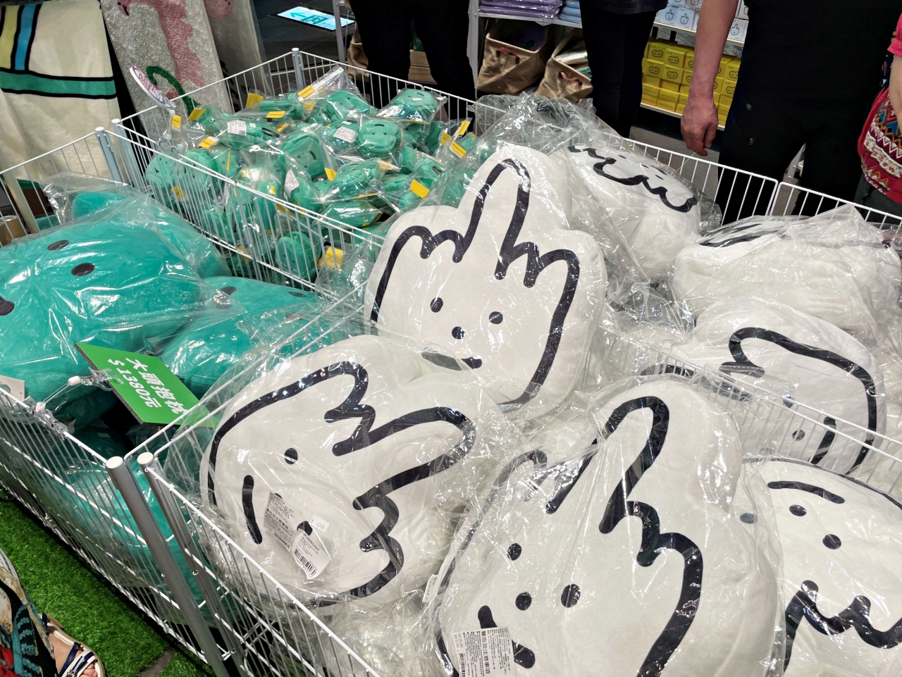 韓國文創JOGUMAN快閃台中，店內販售超多款JOGUMAN，消費滿千還送超可愛購物袋