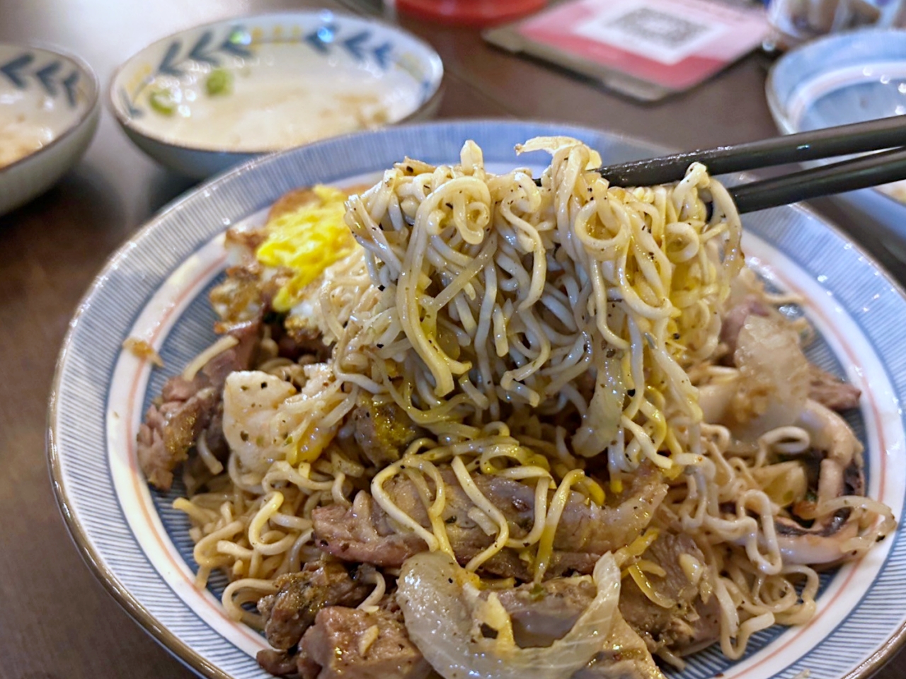 台中美食：胖肉爺，現炒炒泡麵口味超多，炒泡麵也能吃的超豪華