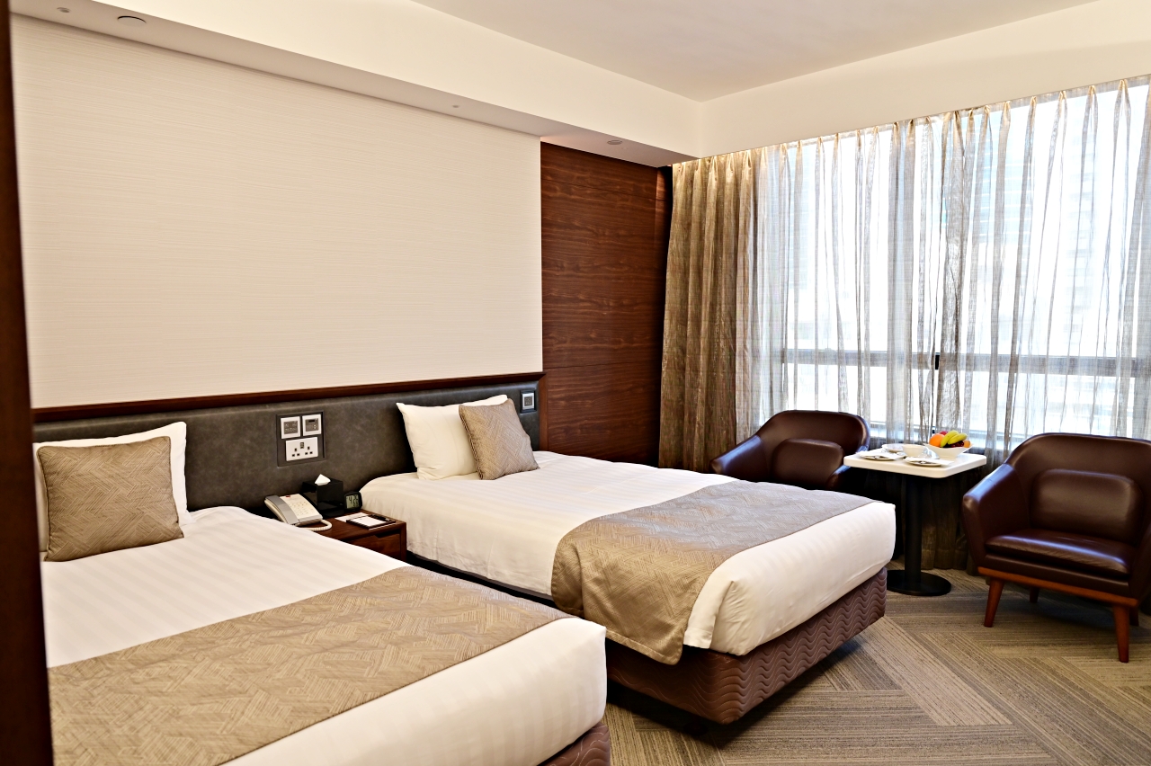 香港住宿推薦：灣仔六國酒店交通方便，房間空間也很大