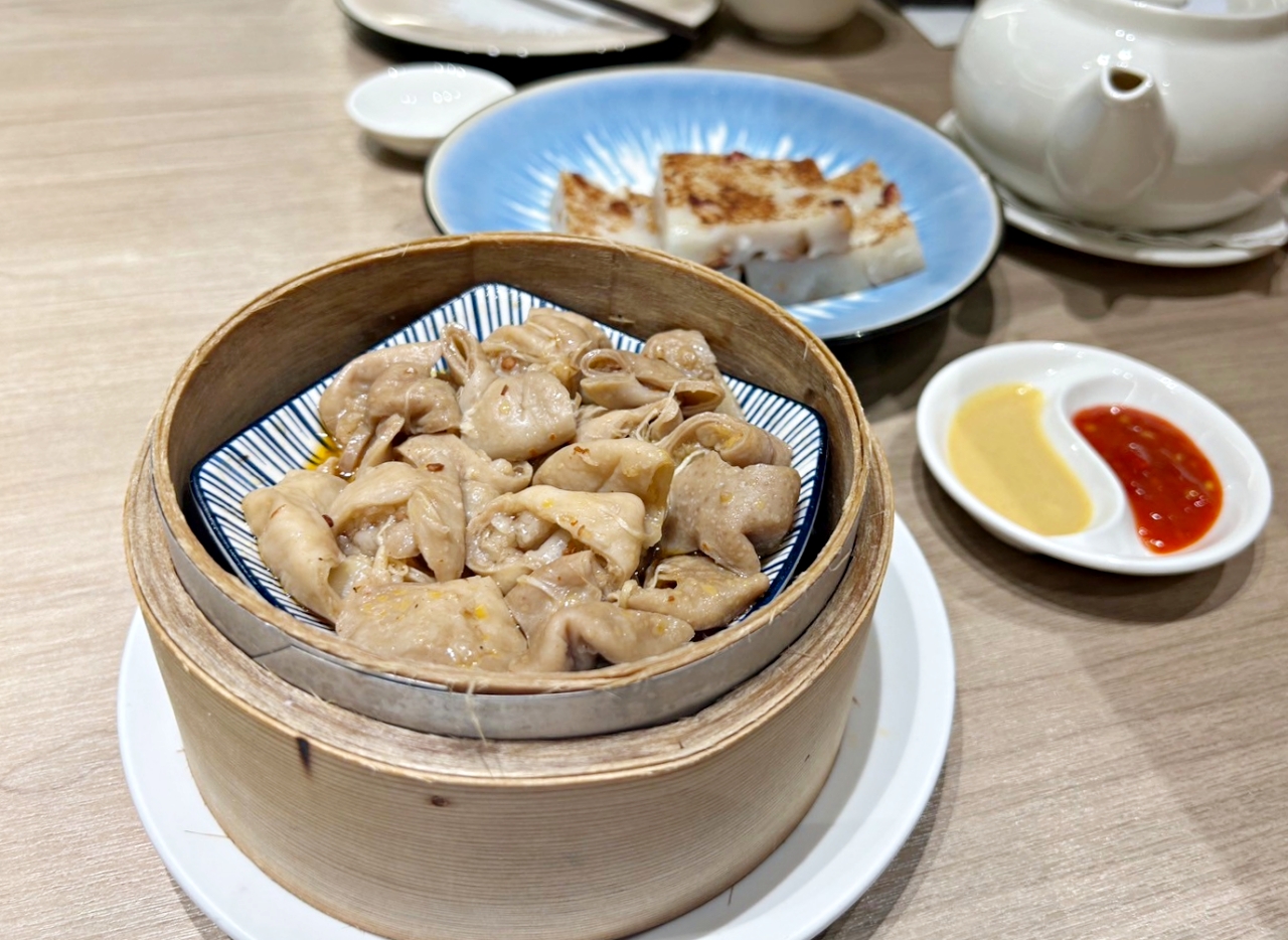 NOKE 忠泰樂生活：華漾DIM SUM點心，港餐點心用餐時間人潮滿滿連外國人也來用餐