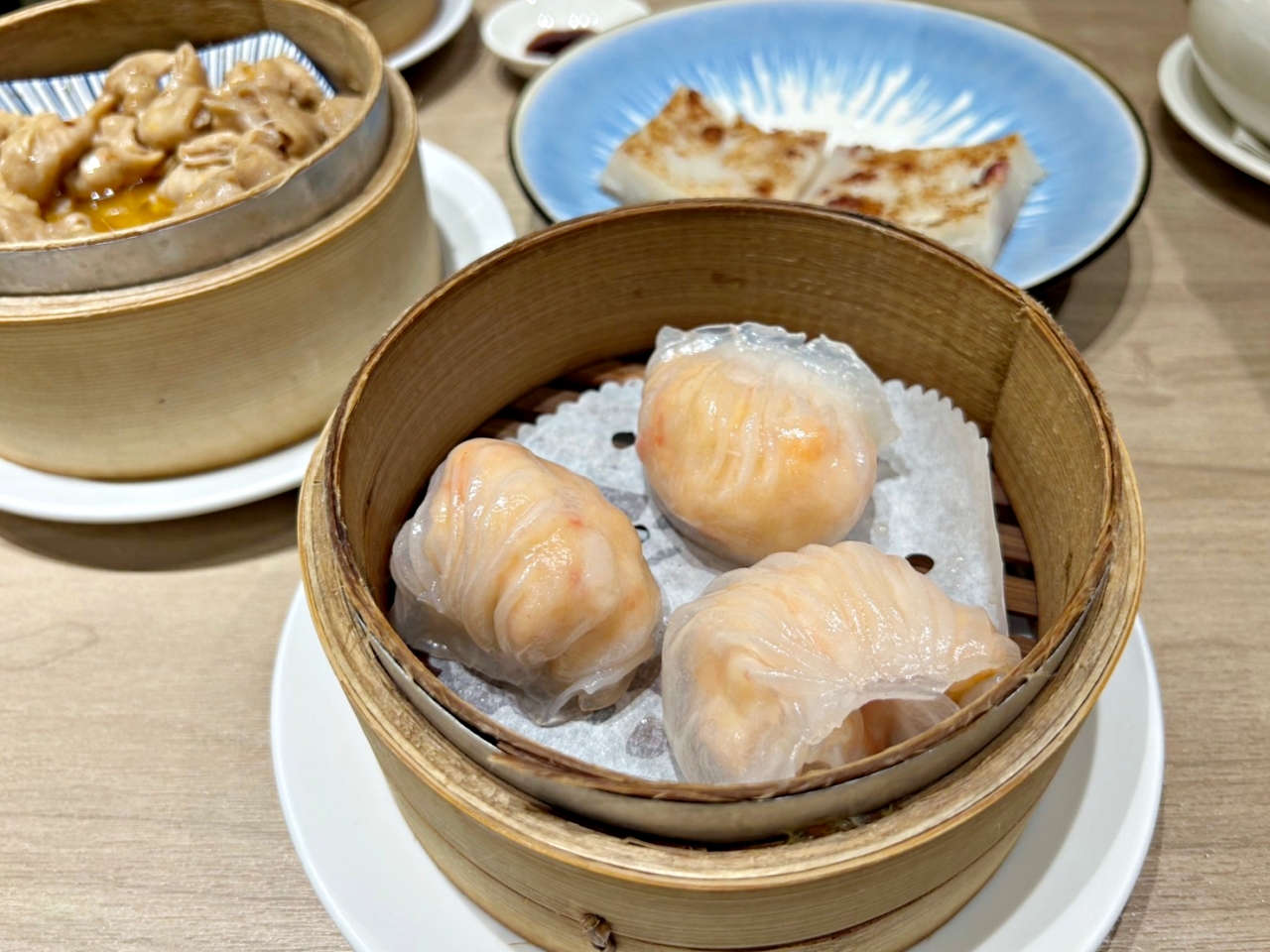 NOKE 忠泰樂生活：華漾DIM SUM點心，港餐點心用餐時間人潮滿滿連外國人也來用餐