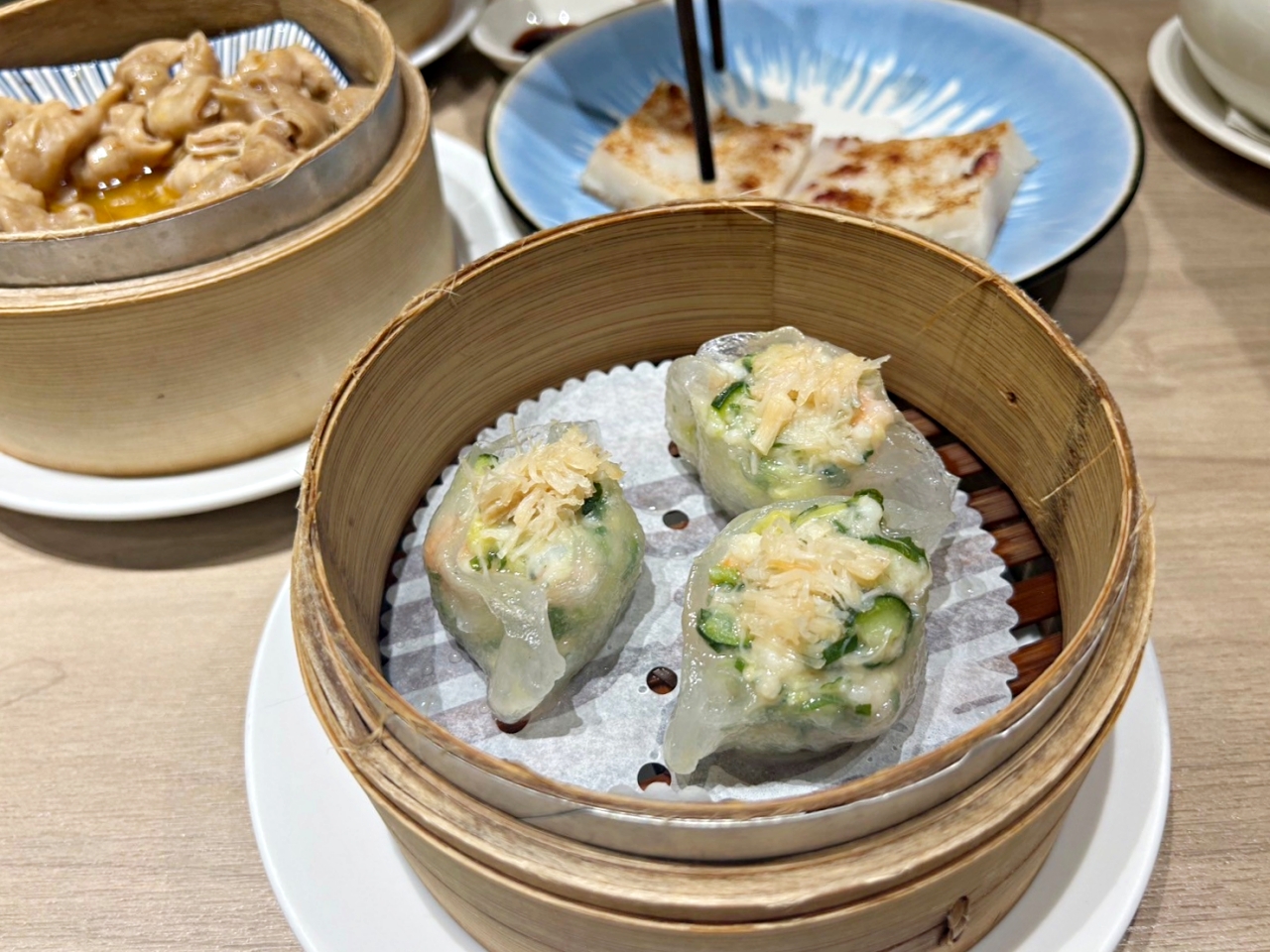 NOKE 忠泰樂生活：華漾DIM SUM點心，港餐點心用餐時間人潮滿滿連外國人也來用餐