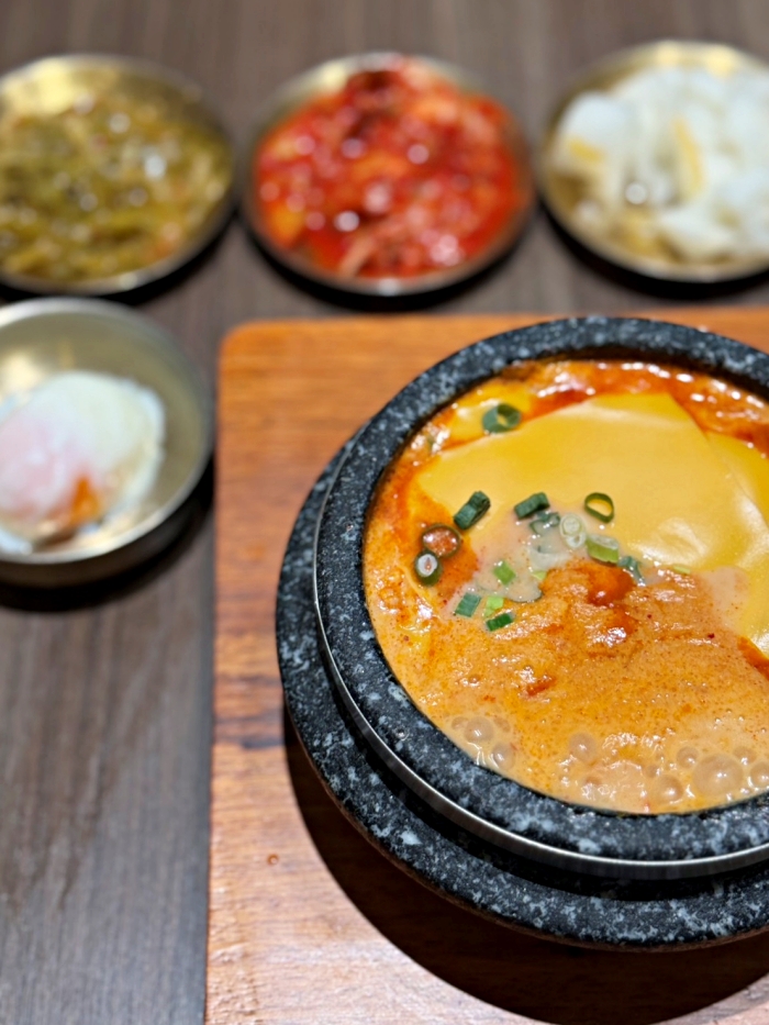 好吃韓式料理「豆豆里」，豆腐鍋好吃小菜也可以無限續