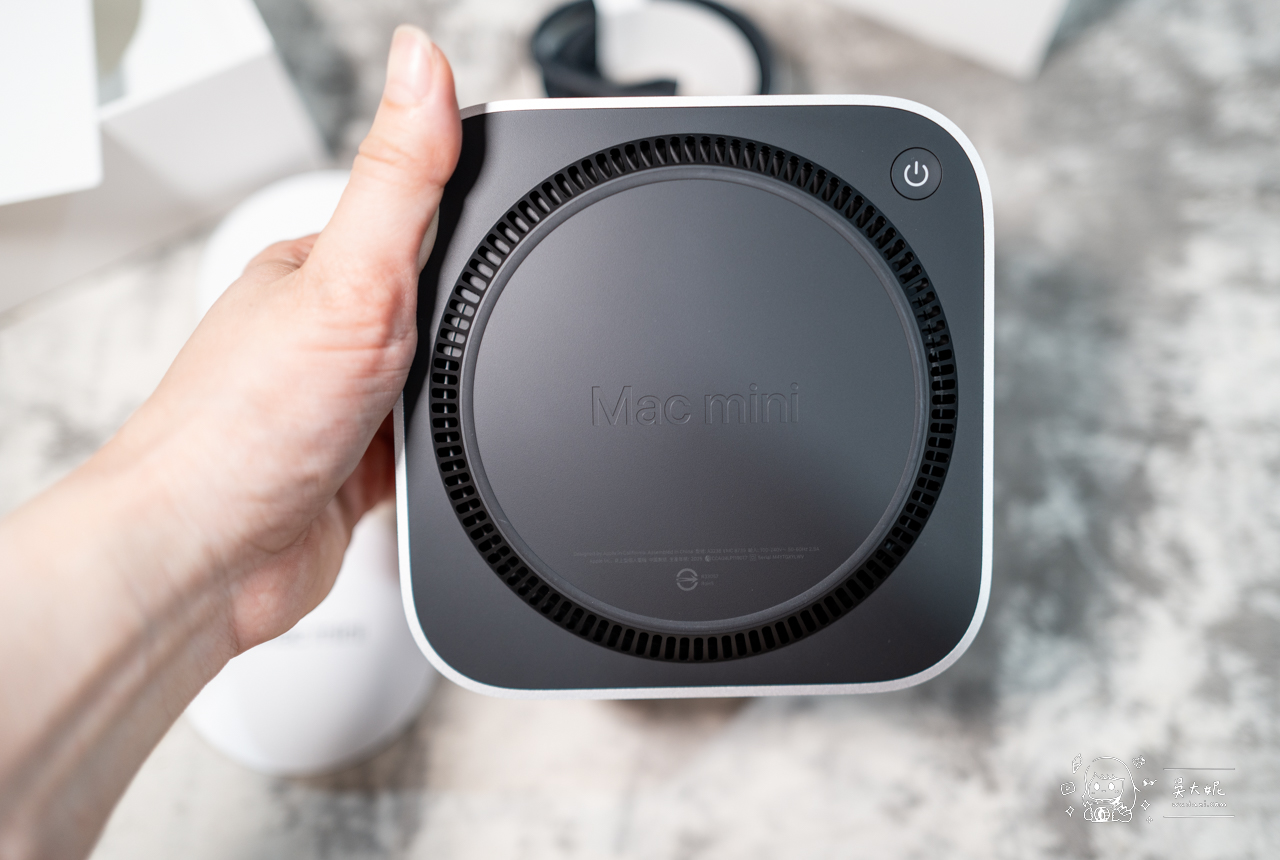 【開箱】Mac mini M4晶片，機身體積真的變超小而且剪片、修照片都超順