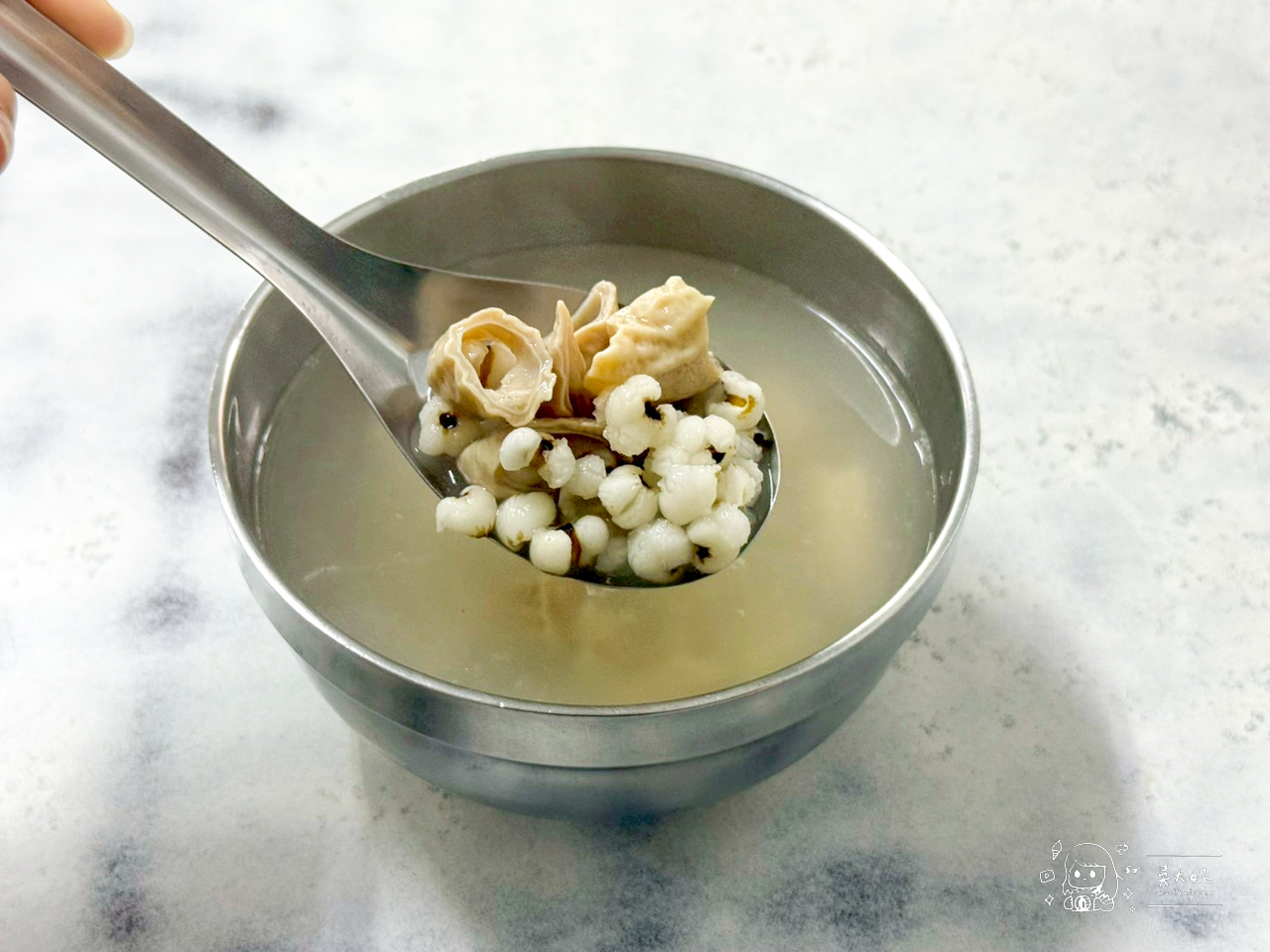 士林美食：劍潭肉圓王~台北現包清蒸肉圓，可以再配一碗四神湯