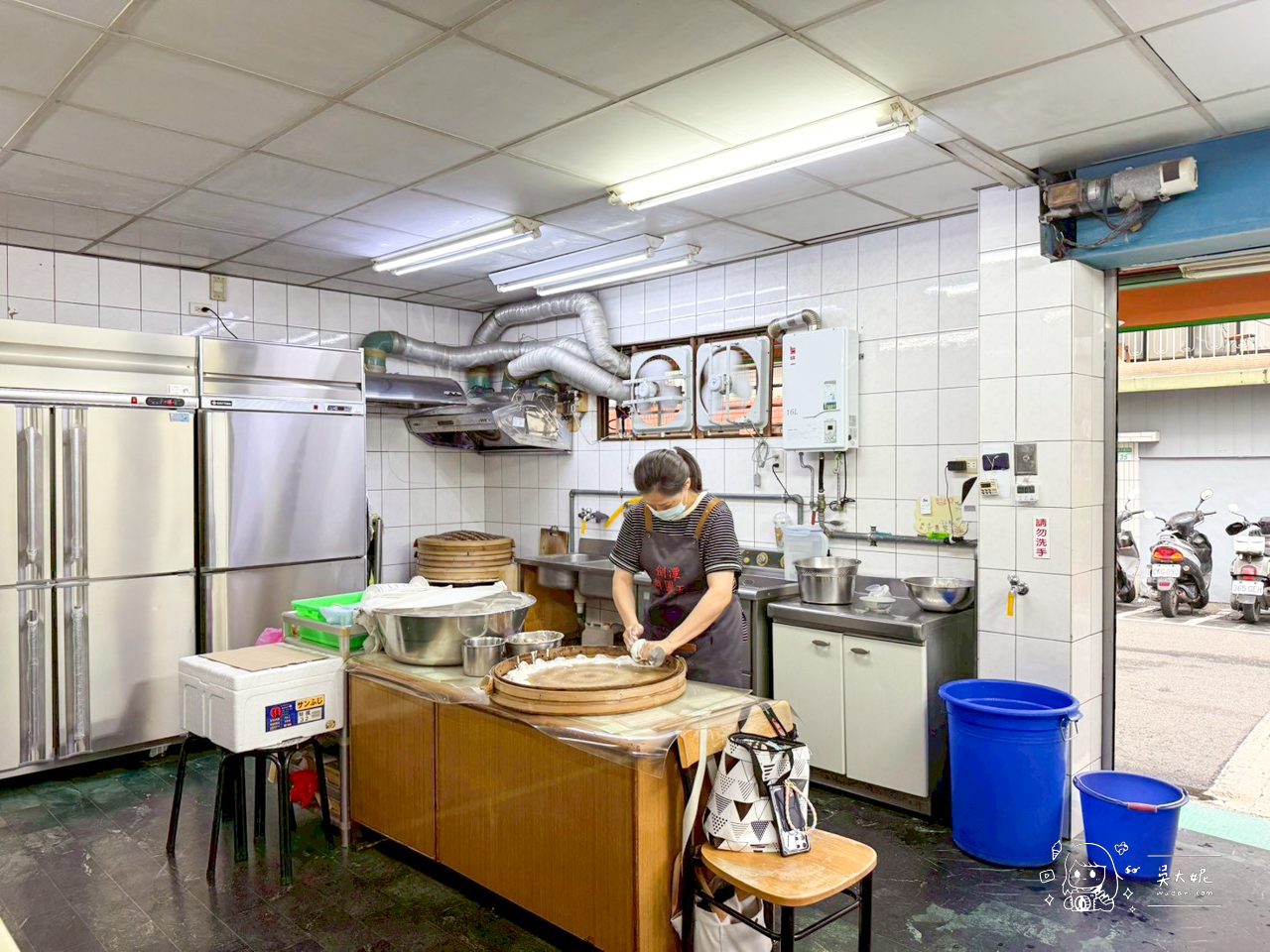 士林美食：劍潭肉圓王~台北現包清蒸肉圓，可以再配一碗四神湯