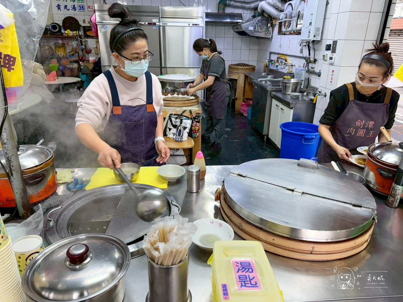 士林美食：劍潭肉圓王~台北現包清蒸肉圓，可以再配一碗四神湯