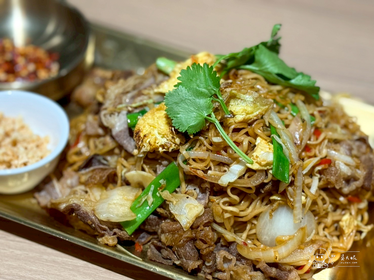 蘆洲家樂福新的泰式餐廳，饗拋拋…每桌只要加79元就可以小菜、飲料、霜淇淋吃到飽