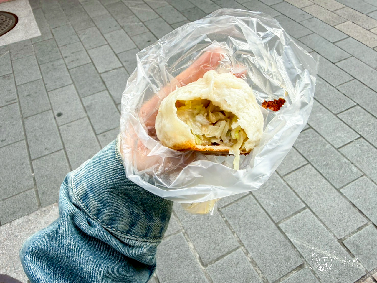 士林夜市排隊美食：鍾家原上海生煎包，米其林必比登推薦