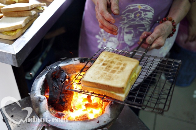 【台南美食】阿嬤碳烤三明治~武廟旁的古早好滋味
